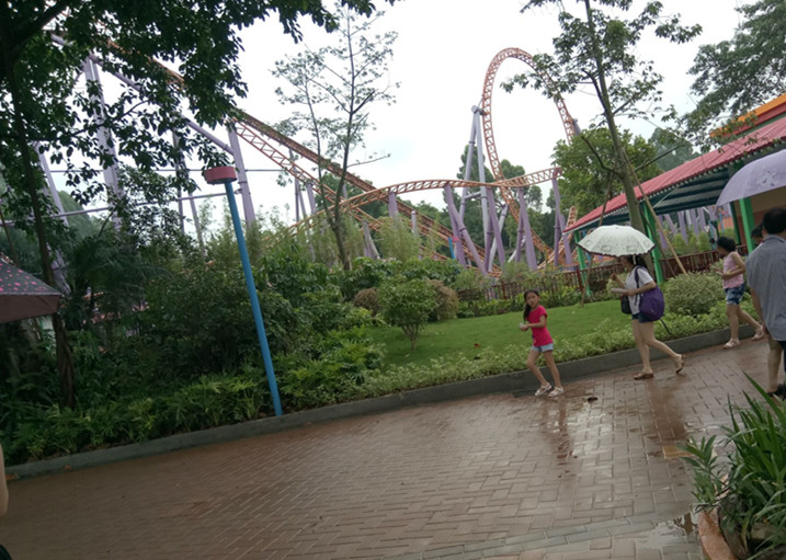 驚險(xiǎn)刺激的十環(huán)過(guò)山車